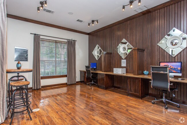 Centro de negocios - Grove at Sterling Ridge