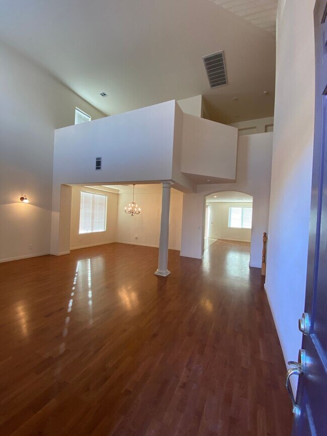 AMERICANA Property Mgmt Great 5 bedrooms... House Rental in Las