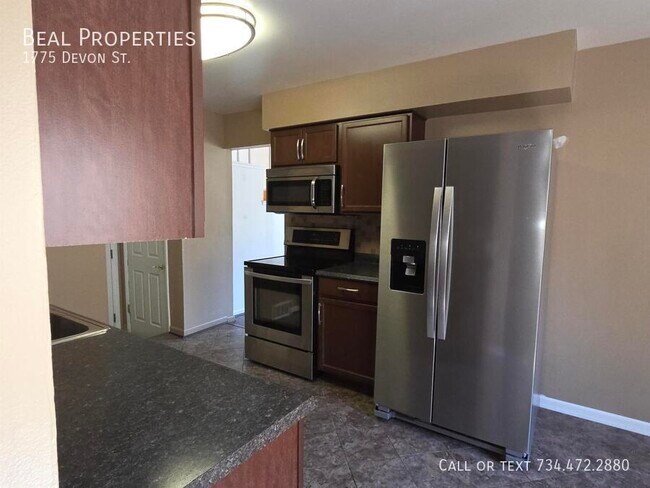 Building Photo - 1775 Devon St