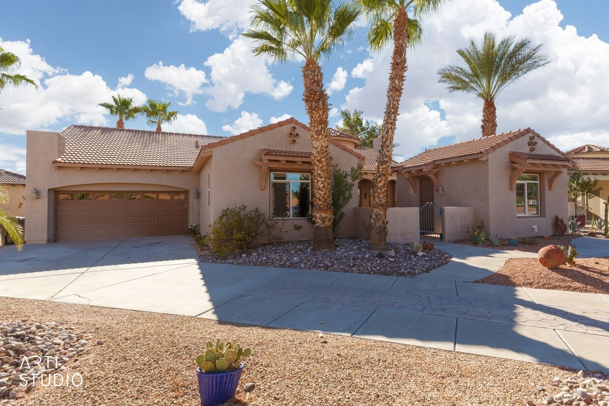 Primary Photo - Beautiful home located in the gated commun...