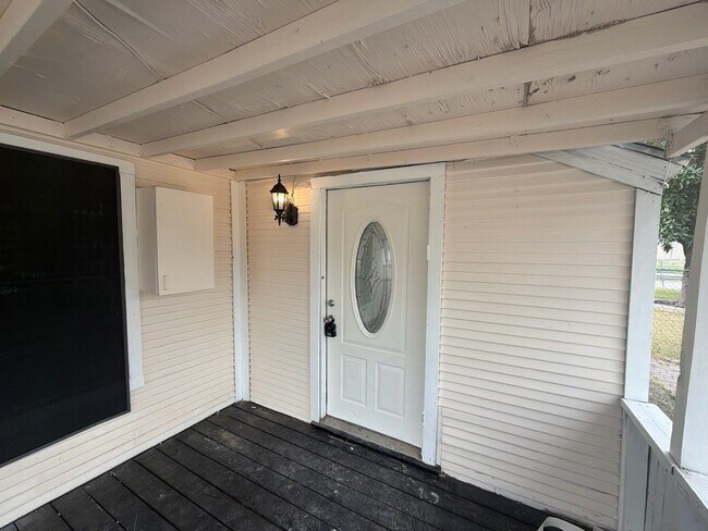 Foto del edificio - 121 N Spooner St