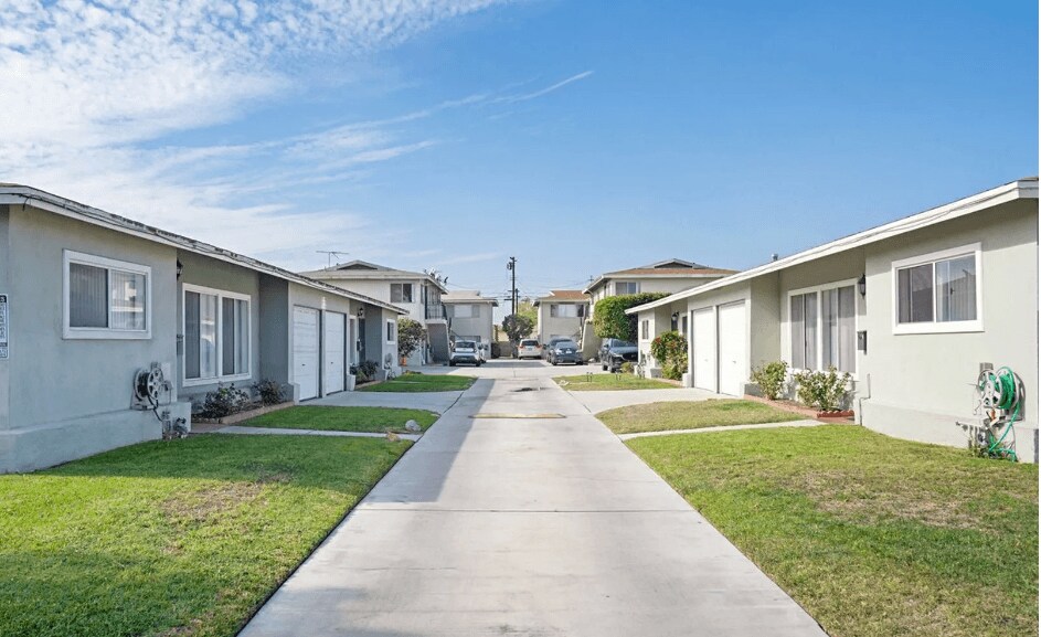 Foto principal - Denker Avenue Apartment Homes