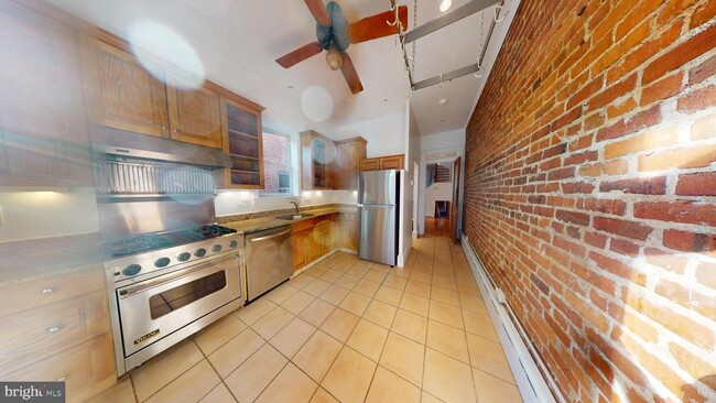 Building Photo - 1822 Ingleside Terrace NW