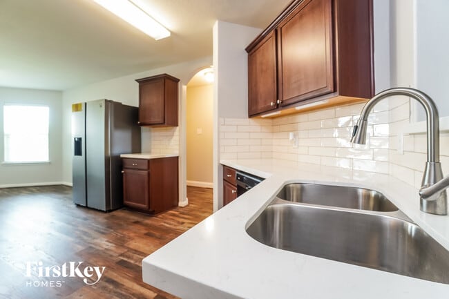 Foto del edificio - 1001 Walnut Ln