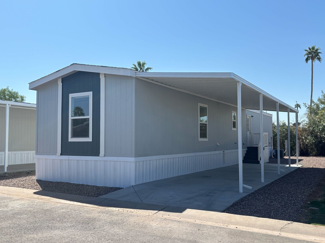 Foto principal - 2060 N Center St