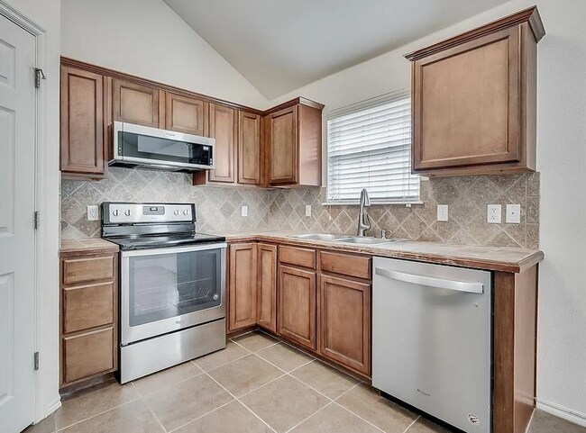 Foto del edificio - 2221 NW 199th St