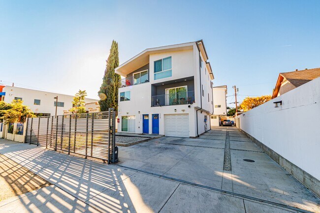 Foto del edificio - 1119 N Berendo St