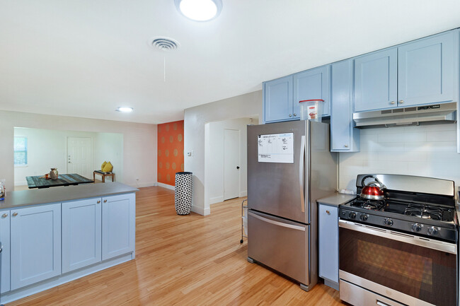 Kitchen and dining - 1839 Sedona Ln