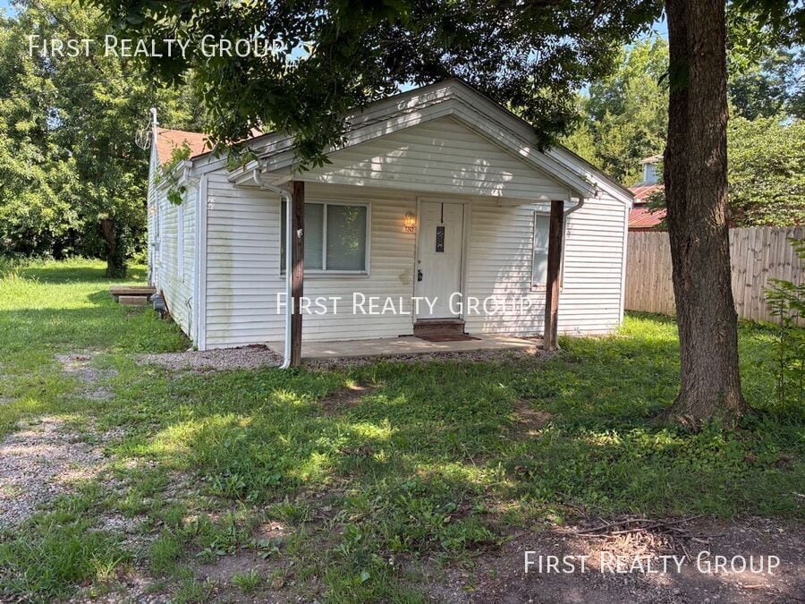 Primary Photo - 7262 Mentz Rd