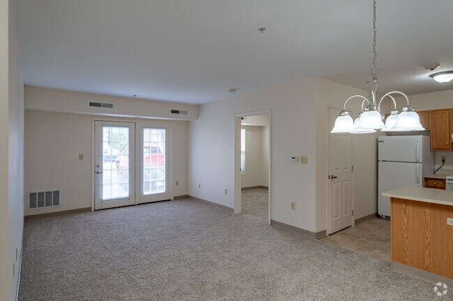 2 habitaciones, 1 baño - 825 pies cuadrados - Sala de estar - Union Square Senior Apartments