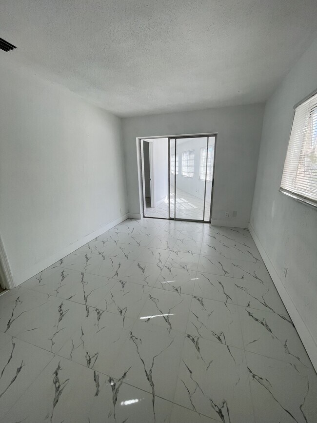 Foto del edificio - 7200 NW 77th St