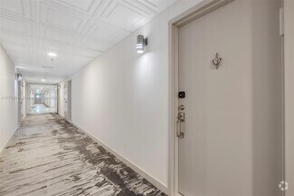 Building Photo - 9511 Collins Ave