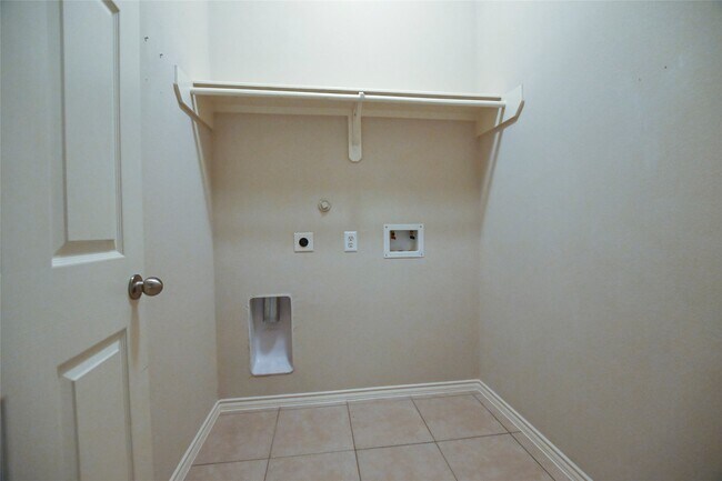 Foto del edificio - 2123 Castle Gardens Ln