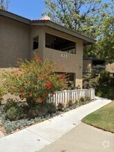 Building Photo - 427 Arbor Ln Ct