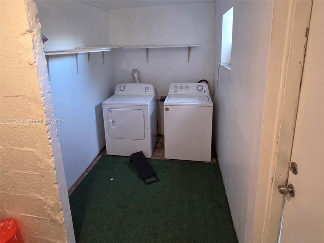 Foto del edificio - 2135 Plunkett Ct