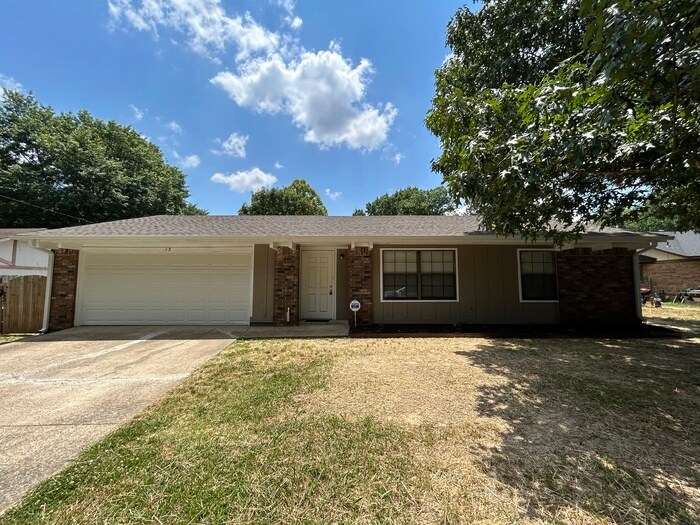 Foto principal - 13 Northwood Dr