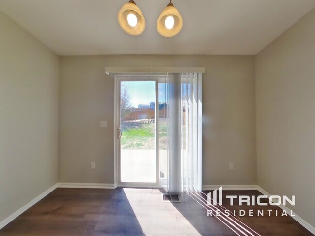 Foto del edificio - 1115 Legend Oak Dr