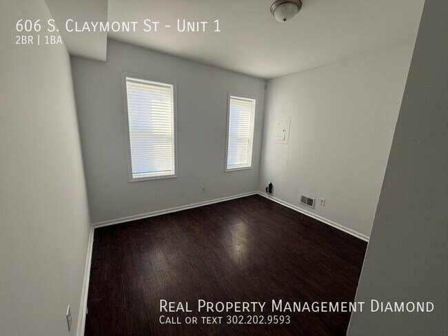 Building Photo - 606 S Claymont St