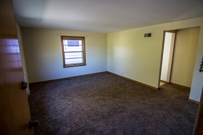 Building Photo - 6525 Powell Pl