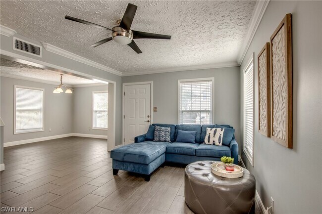 Building Photo - 406 Leawood Cir