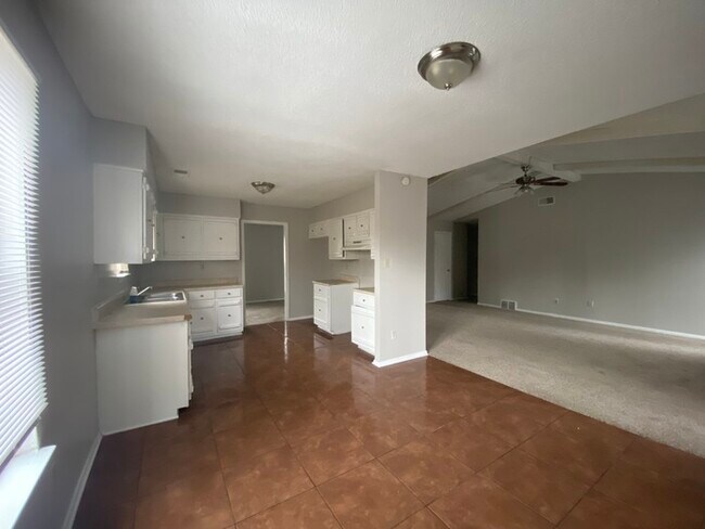 Foto del edificio - 4463 Sandy Park Dr Memphis, TN 38141