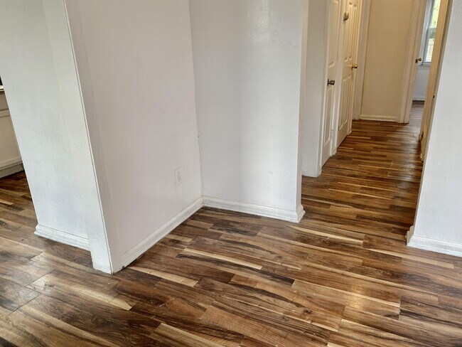Foto del edificio - 6151 Lodewyck St