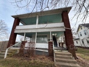 Building Photo - 1-904 S Limestone St