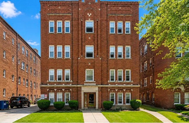 Photo - 1368 West Blvd (Cleveland, OH) Apartment