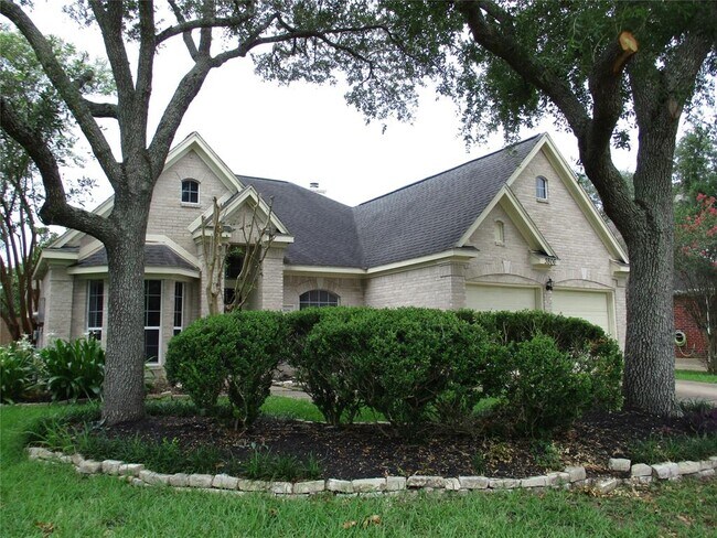 Foto del edificio - 3806 Hillbrook Dr