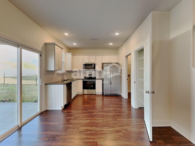 Foto del edificio - 1010 Tan Tara Trl