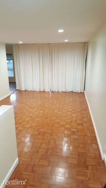 Building Photo - 423 Christopher Ave