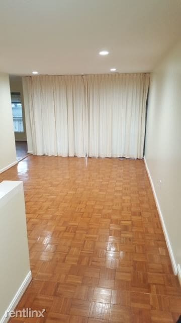 Foto del edificio - 423 Christopher Ave