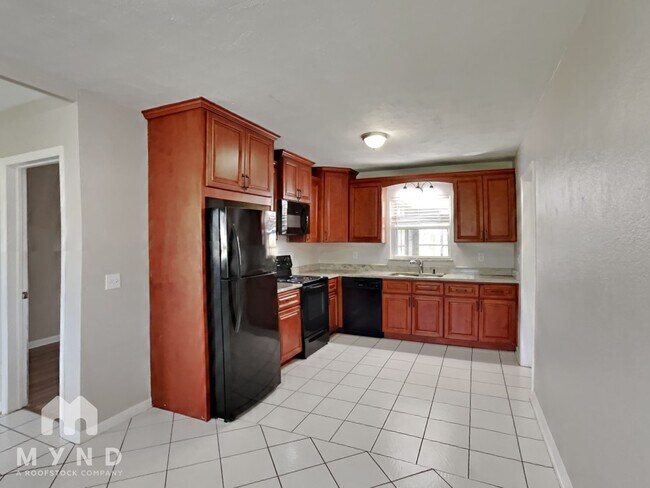 Building Photo - 1652 S Jefferson Ave