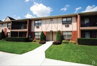 Building Photo - 34 Longfellow Ave