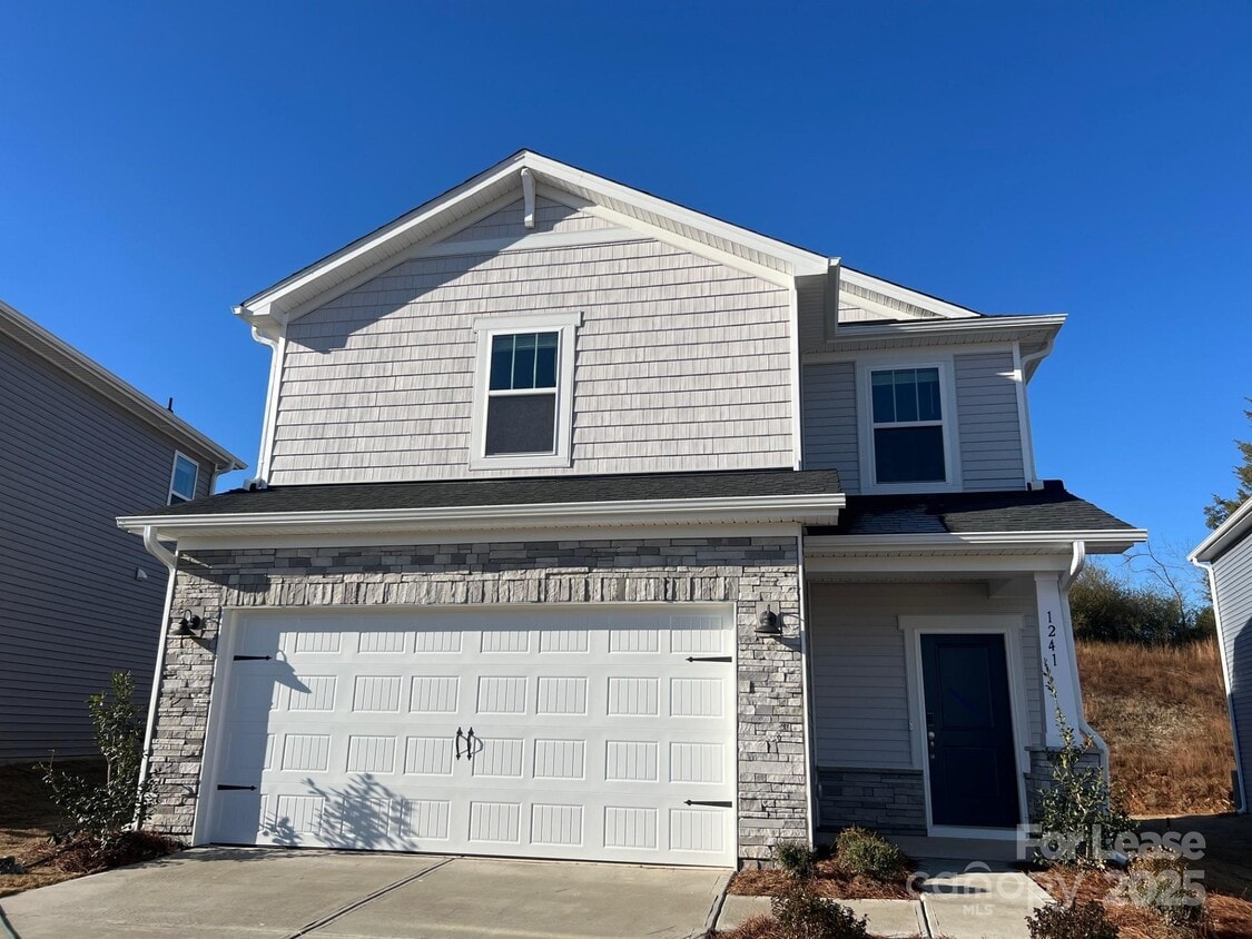 Foto principal - 1241 30th St Ln NE