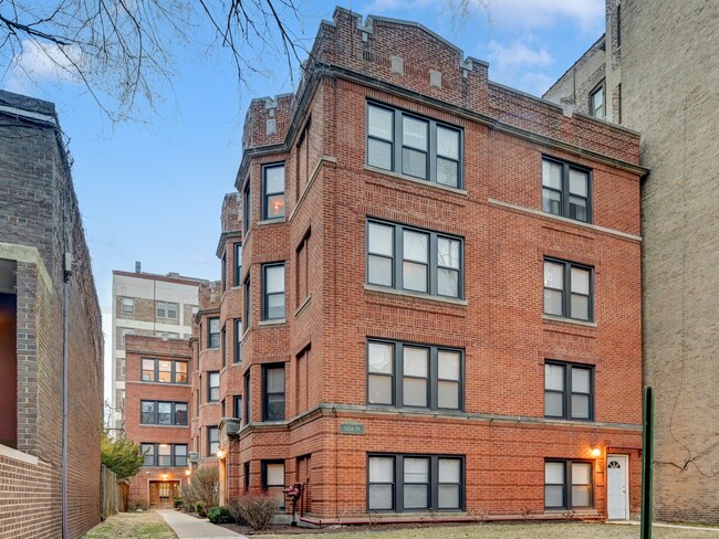 Building Photo - 5124 S Dorchester Ave