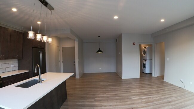 Building Photo - 5001 Prospect Ave