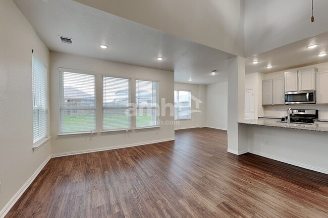 Building Photo - 360 Aspen Waters
