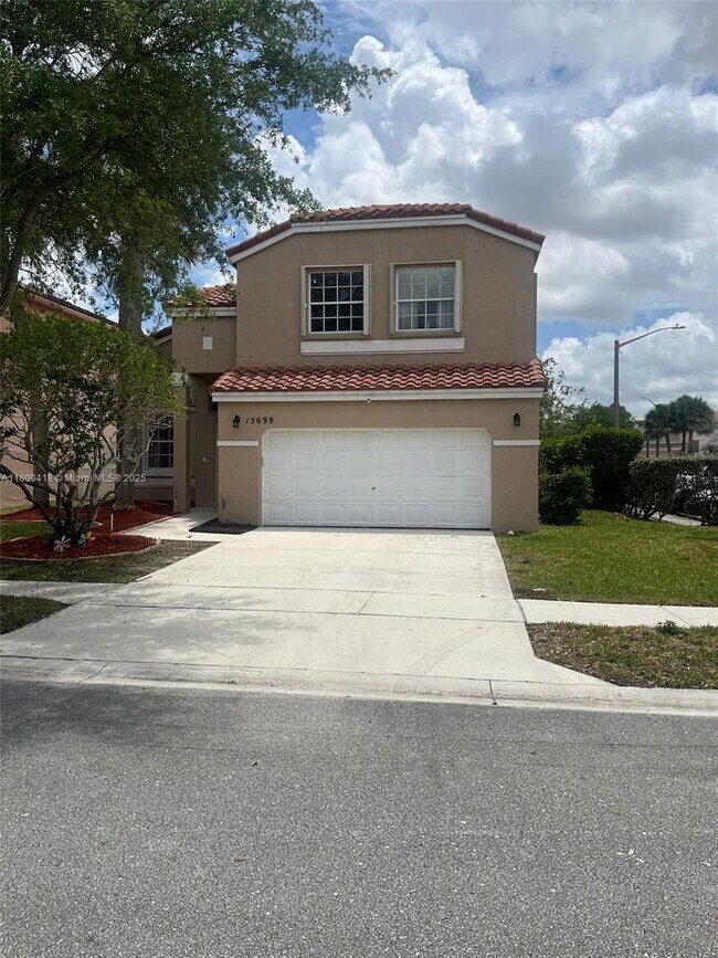 Foto del edificio - 15698 NW 12th Rd