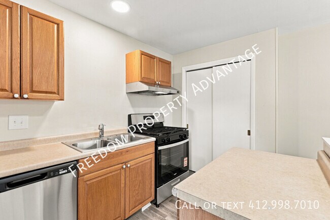 Building Photo - 106 Kuchinic St