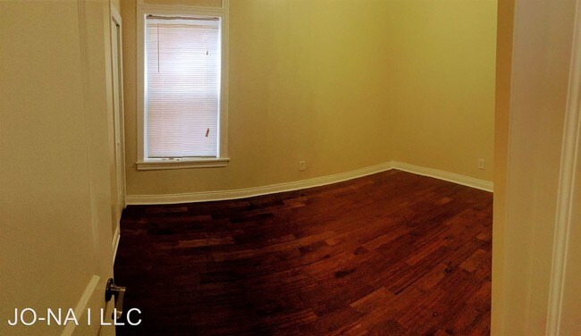 Building Photo - 5527 S Marshfield Ave