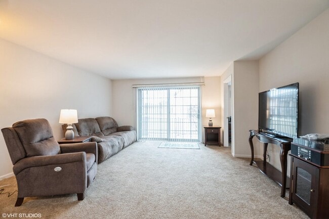 Building Photo - 9743 Wildwood Ct