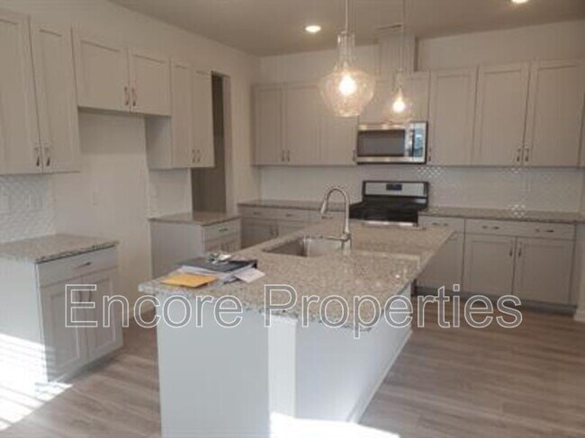 Building Photo - 747 Amarra Dr