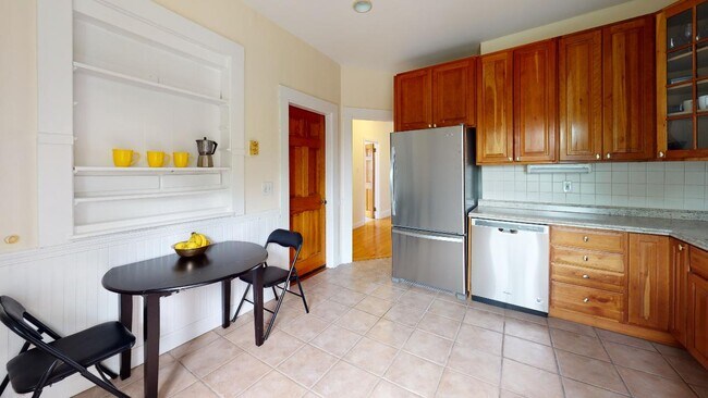 Building Photo - 149 Centre St