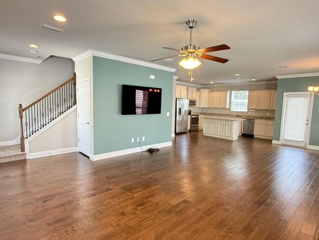 Foto del edificio - 163 Mosaic Oaks Cir