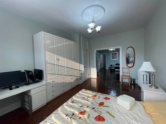 Foto del edificio - 366 Central Ave