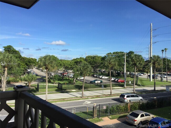 Foto del edificio - 5021 W Oakland Park Blvd