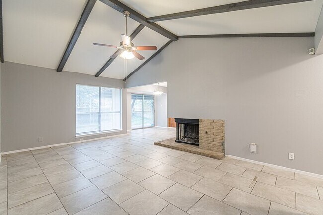 Building Photo - 7415 Saddlewood St