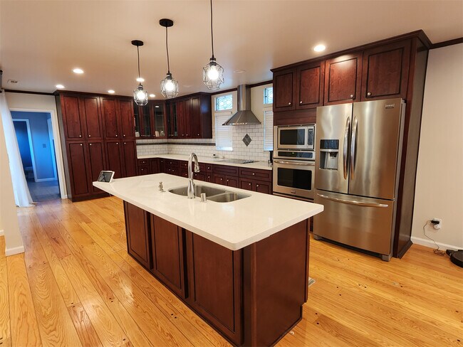 Building Photo - 1805 Sylvian Cir