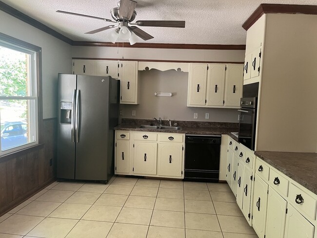 Building Photo - 1334 Chippendale Cir